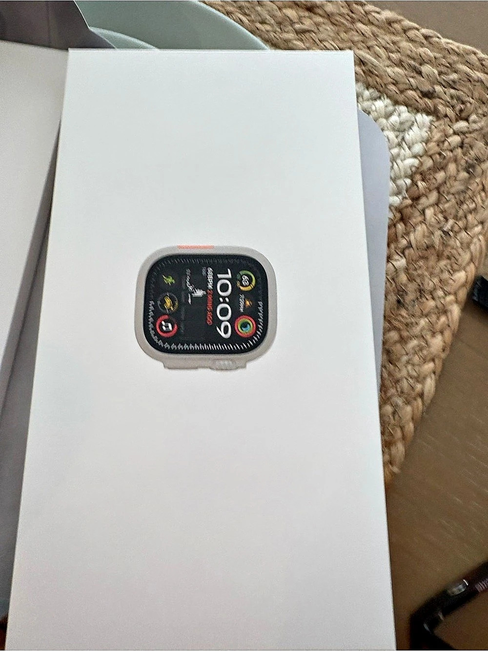 Apple Watch Ultra 2 49mm Natural Titanium with Ice Blue Ocean Band 49mm